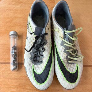 Nike Men's Soccer Cleats, Hyper venom, 9.5, No insoles, White